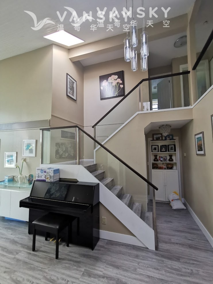 250905152907_9571 stair withpiano.jpg